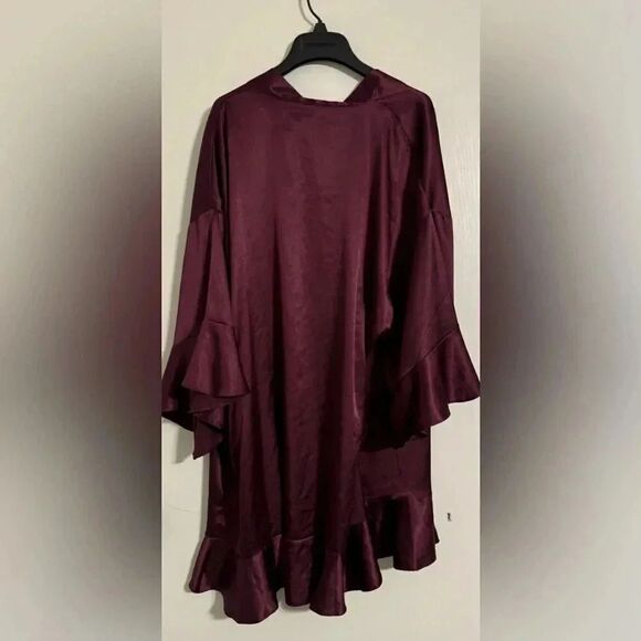 Victoria’s Secret Satin Robe w/ Pockets |Burgundy Color |Size M/L Missing belt - Picture 5 of 6